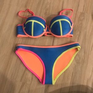 TRIANGL bikini